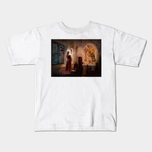 Quinta da Regaleira . apparition Kids T-Shirt